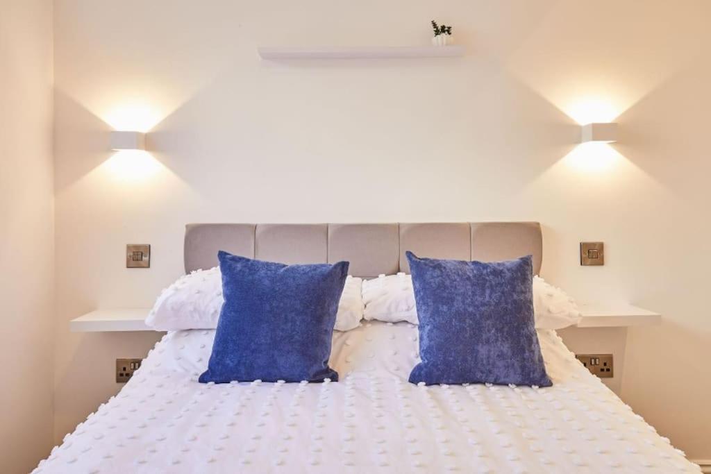 Apt 1 - Queens Court Скарборо Экстерьер фото